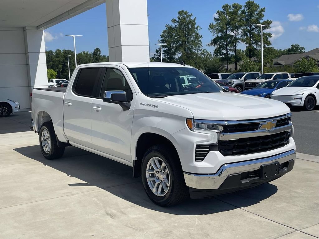 Used 2025 Chevrolet Silverado 1500 LT RWD image 5