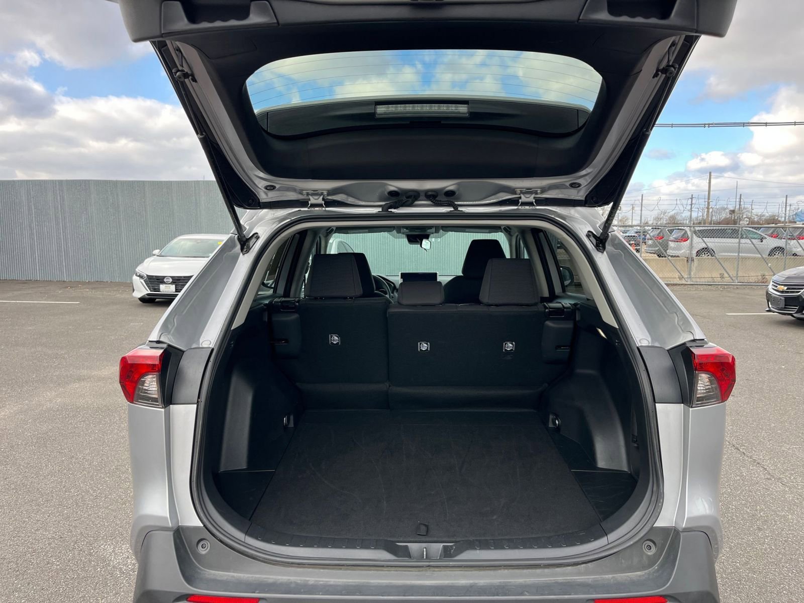 Used 2025 Toyota RAV4 LE image 30