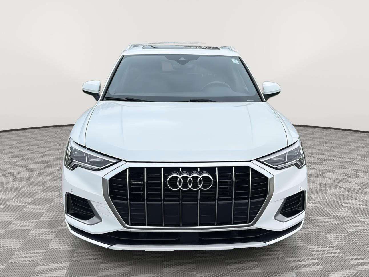 Used 2023 Audi Q3 2.0T Premium AWD/4WD image 2