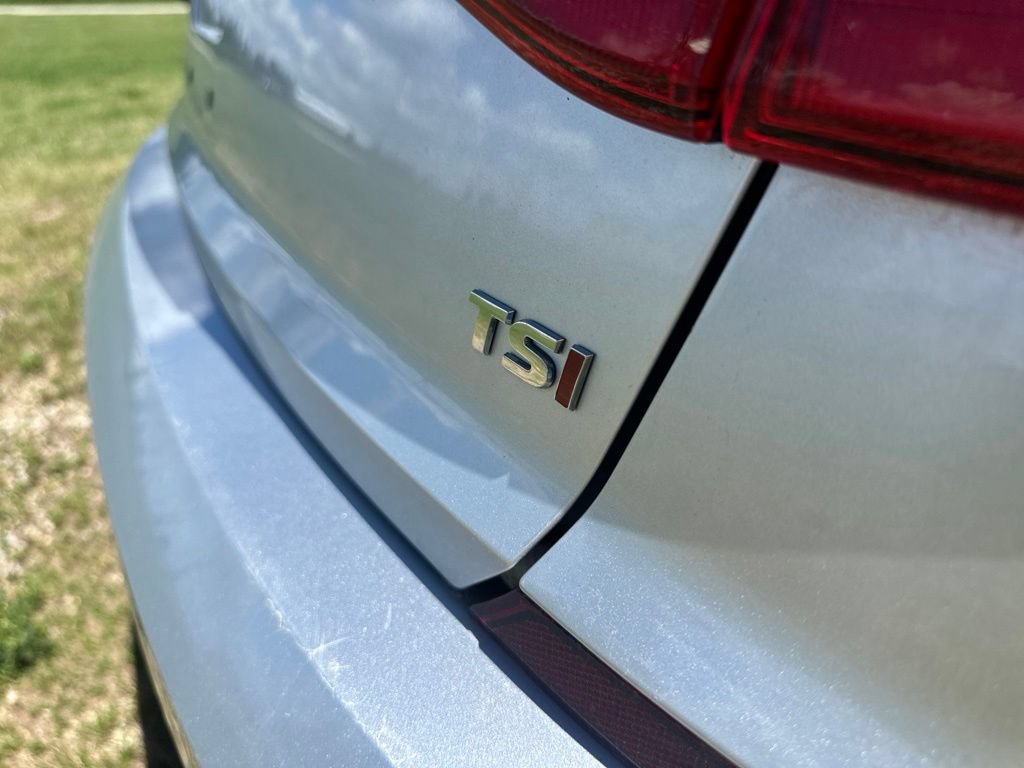 Used 2016 Volkswagen Passat 1.8T SE FWD image 8