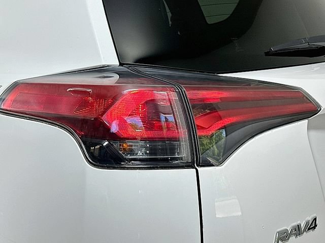 Used 2018 Toyota RAV4 XLE w/ Plus Extra Value Package AWD/4WD image 25