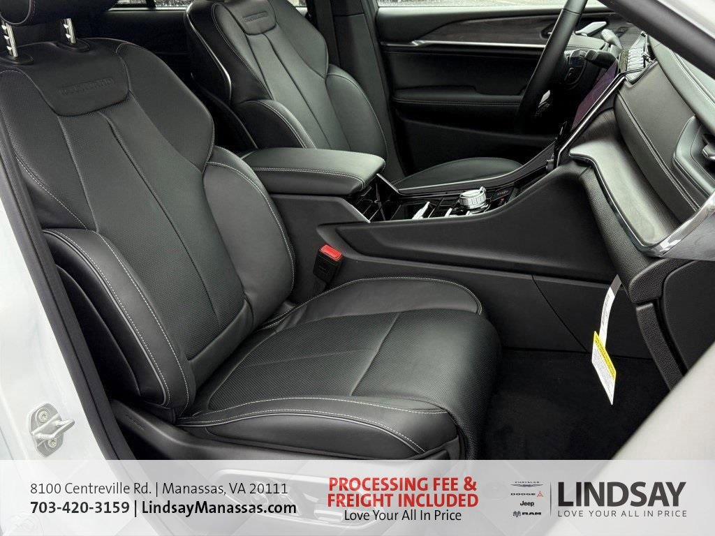 New 2025 Jeep Grand Cherokee Overland w/ Adv Protech Group III image 11