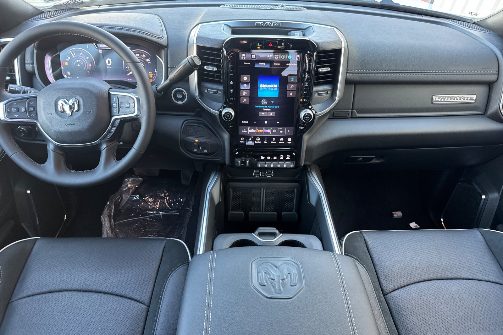 New 2026 RAM 3500 Laramie w/ Max Tow Package AWD/4WD image 12