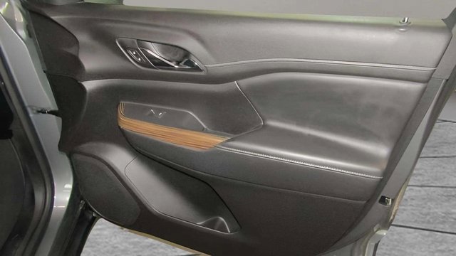 Used 2020 GMC Acadia SLE image 23