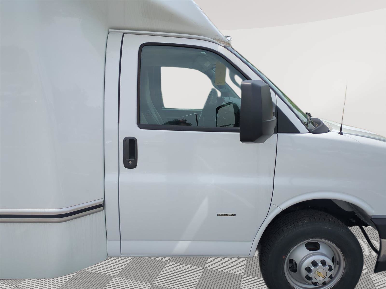 New 2025 Chevrolet Express 3500 w/ Power Convenience Package RWD image 27