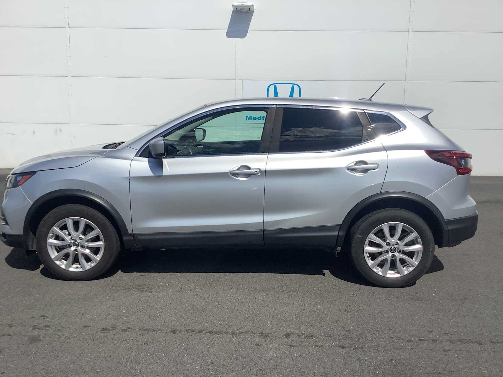 Used 2021 Nissan Rogue Sport S AWD/4WD image 2