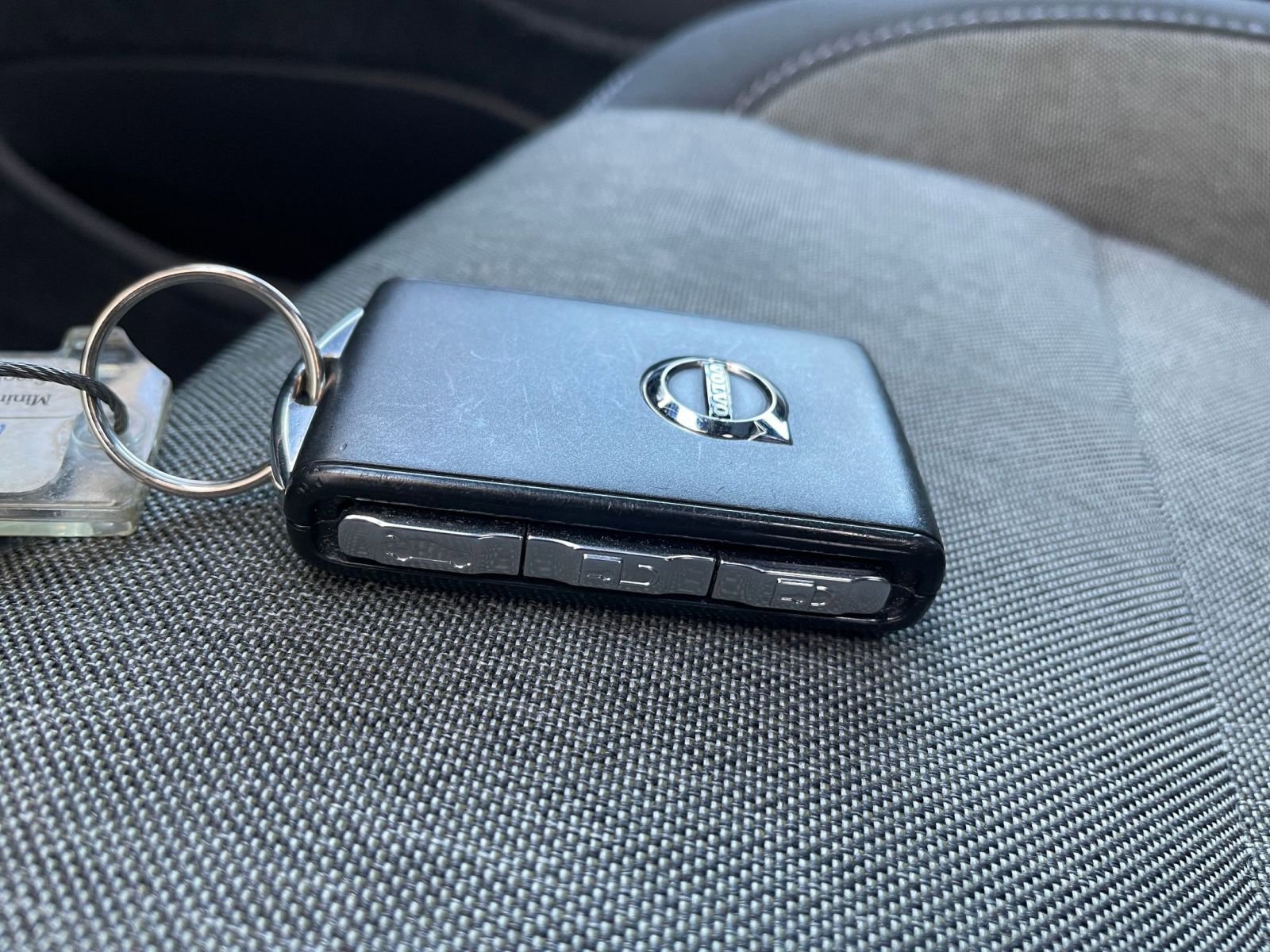 Used 2024 Volvo XC40 B5 Core image 22