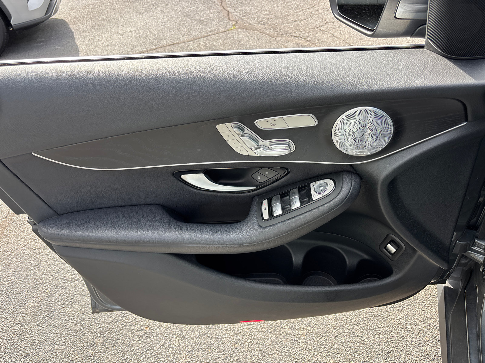 Used 2018 Mercedes-Benz GLC 300 4MATIC image 11