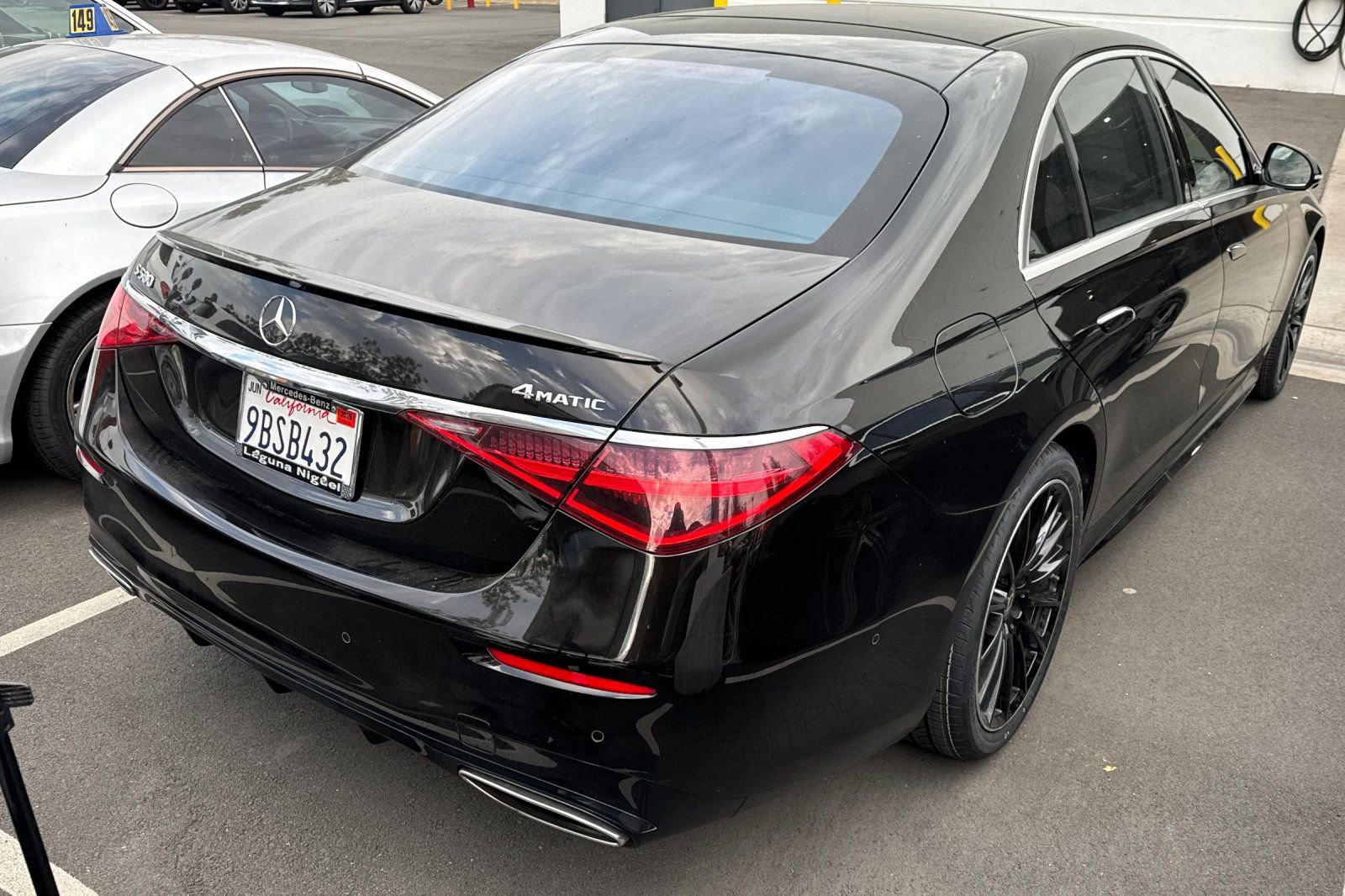 Used 2022 Mercedes-Benz S 580 4MATIC Sedan image 3
