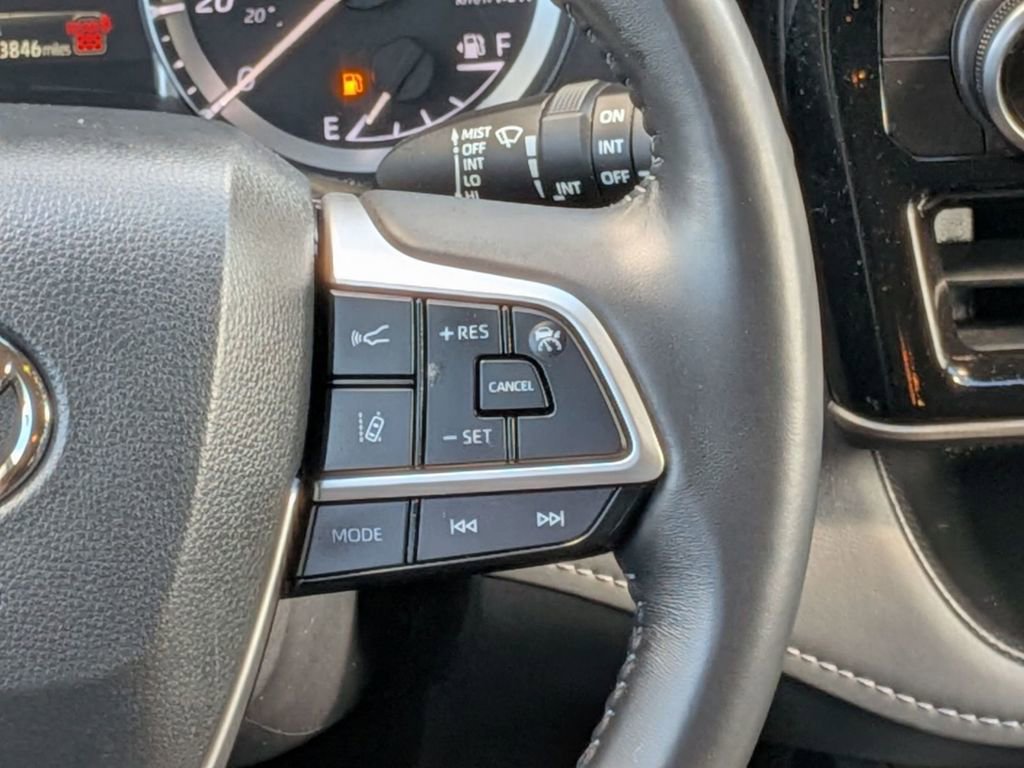 Used 2025 Toyota Highlander LE image 20