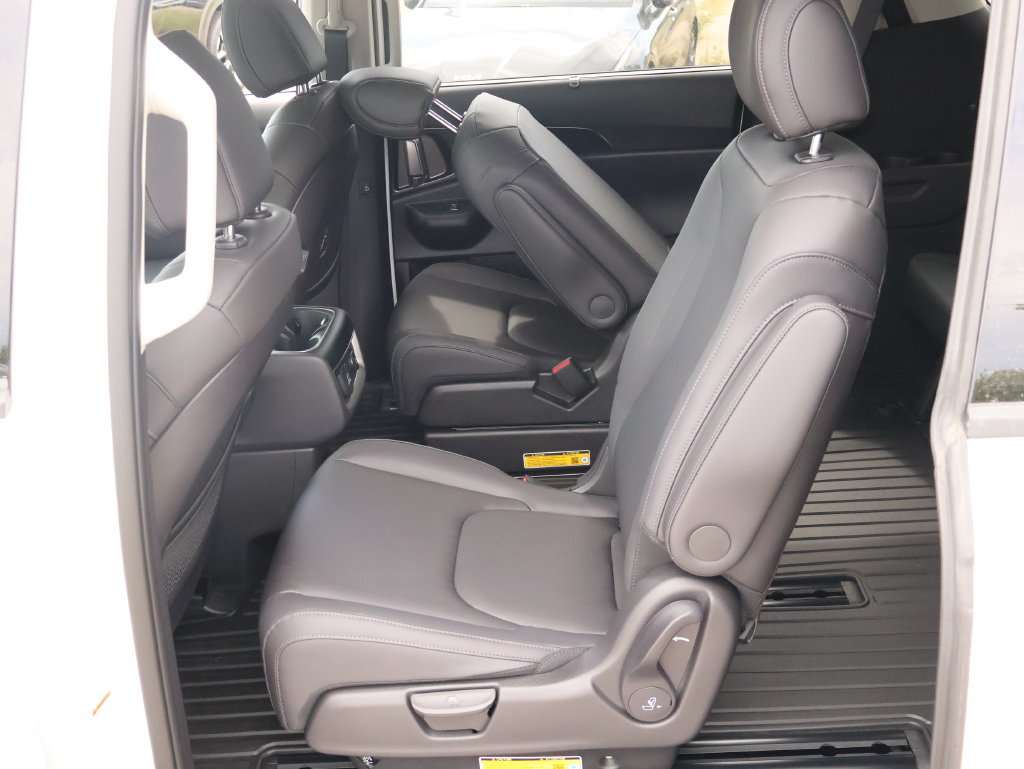 New 2027 Kia Carnival SX w/ Dark Edition Package FWD image 15