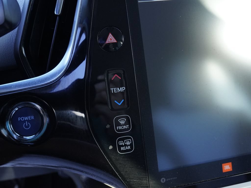 Used 2017 Toyota Prius Prime Advanced w/ Carpet Mat Package FWD image 19
