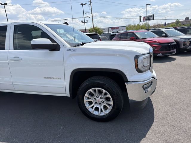 Used 2018 GMC Sierra 1500 SLE w/ SLE Value Package AWD/4WD image 4