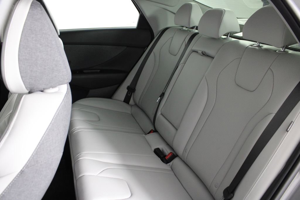 Certified 2024 Hyundai Elantra Limited FWD image 21