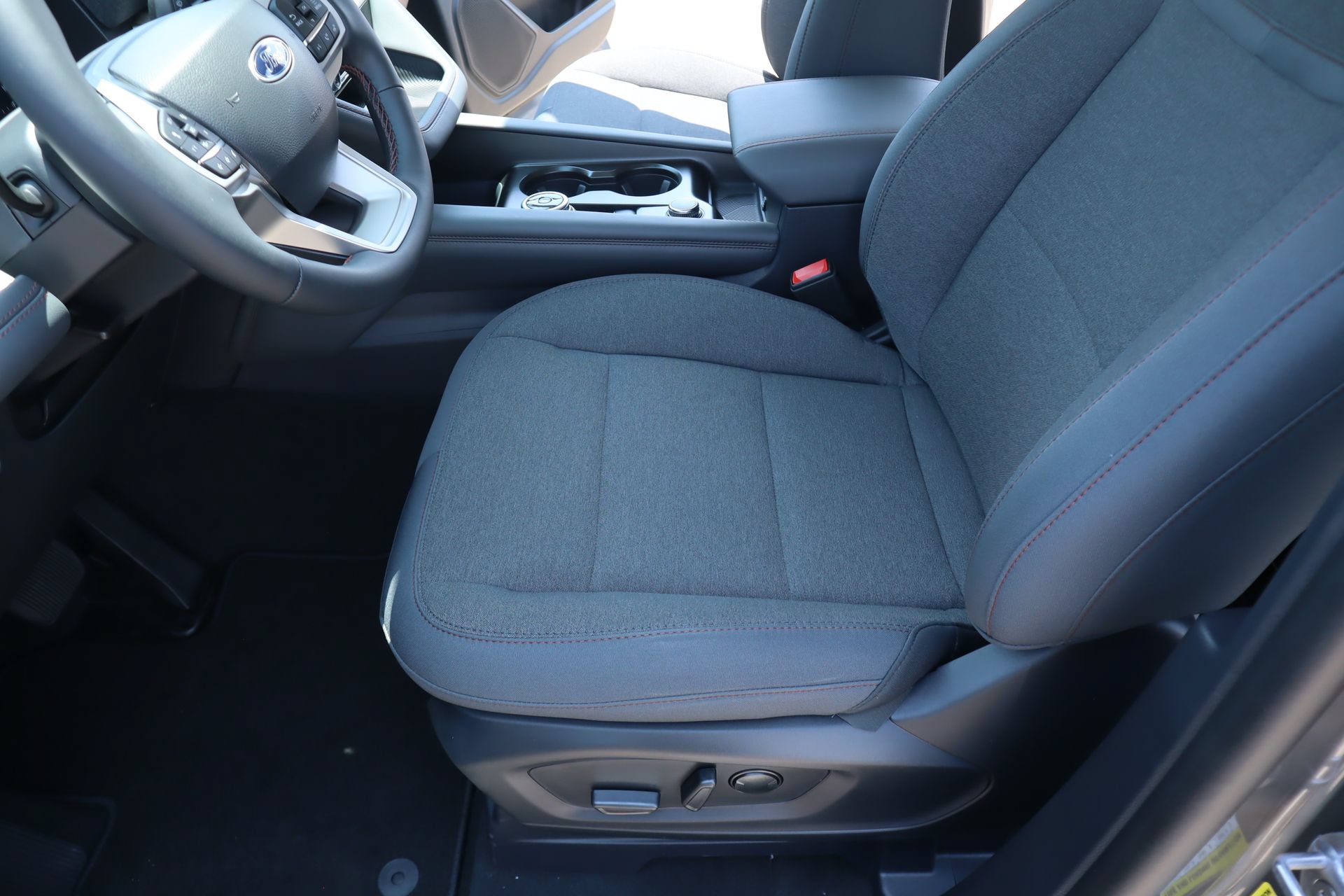 New 2026 Ford Explorer Active RWD image 12