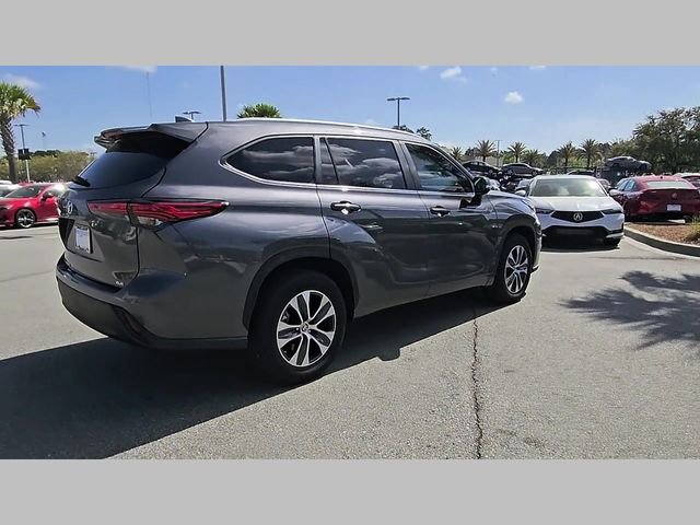 Used 2023 Toyota Highlander XLE image 28