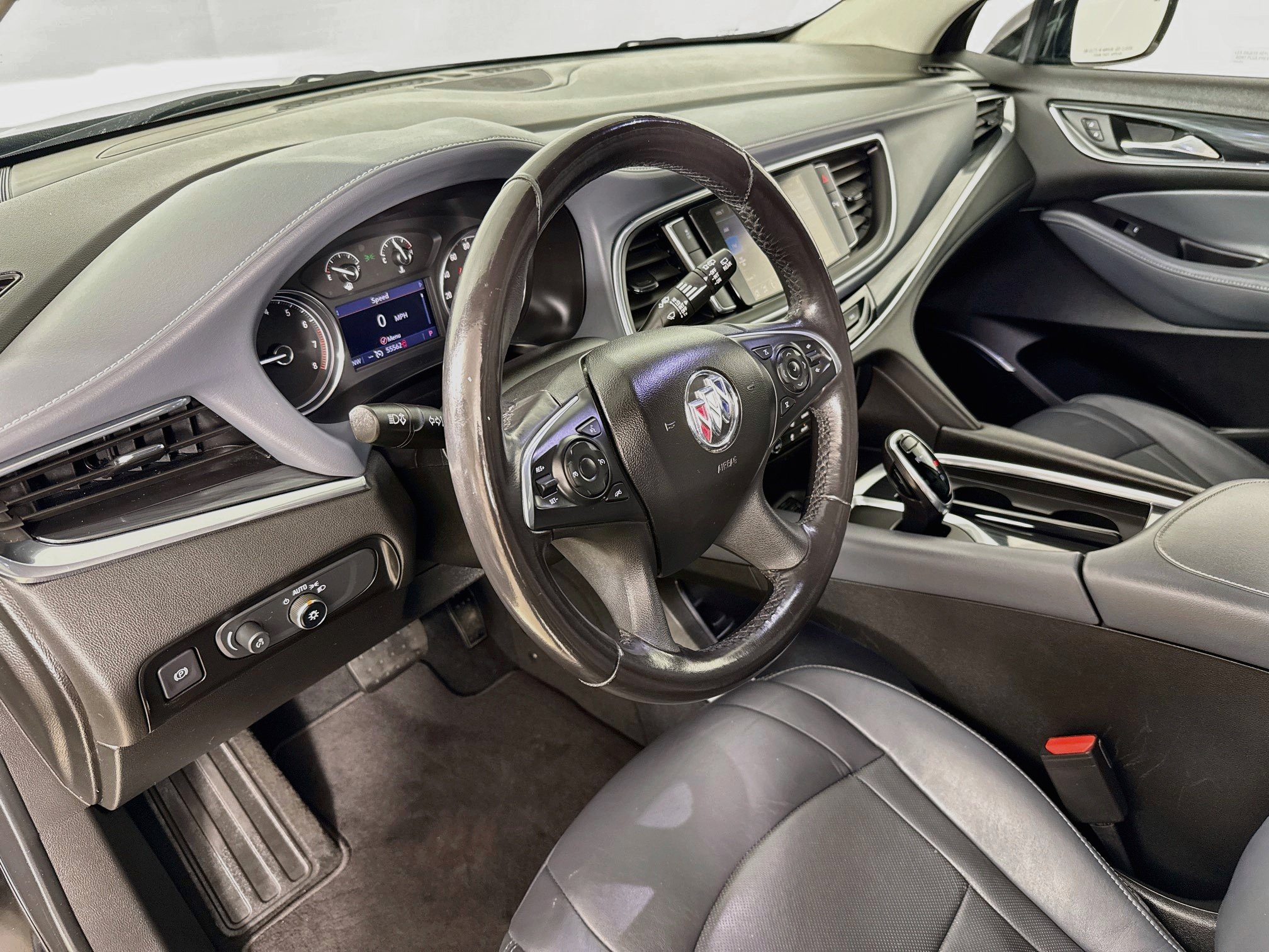 Used 2020 Buick Enclave Essence w/ Sun And Navigation Package FWD image 10
