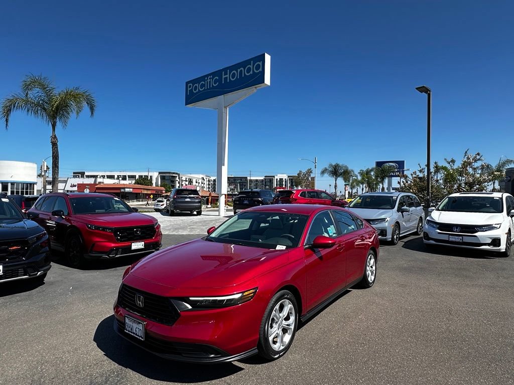 Used 2023 Honda Accord LX image 2