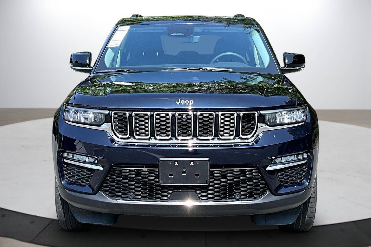 Certified 2023 Jeep Grand Cherokee Limited w/ Luxury Tech Group II AWD/4WD image 3