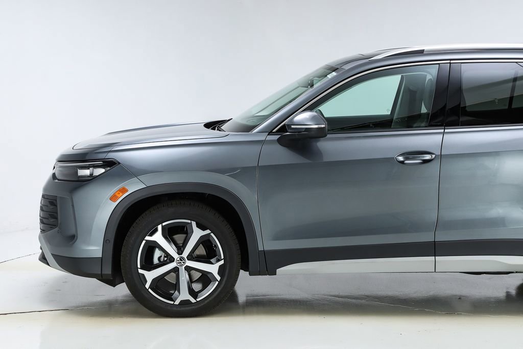 New 2026 Volkswagen Tiguan SE image 42