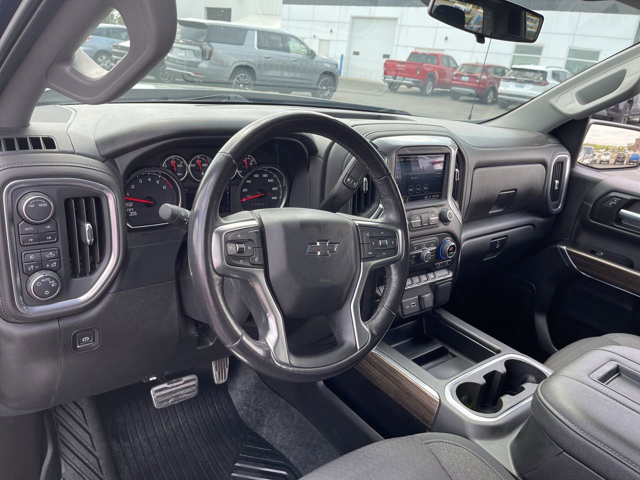 Used 2021 Chevrolet Silverado 1500 RST image 10