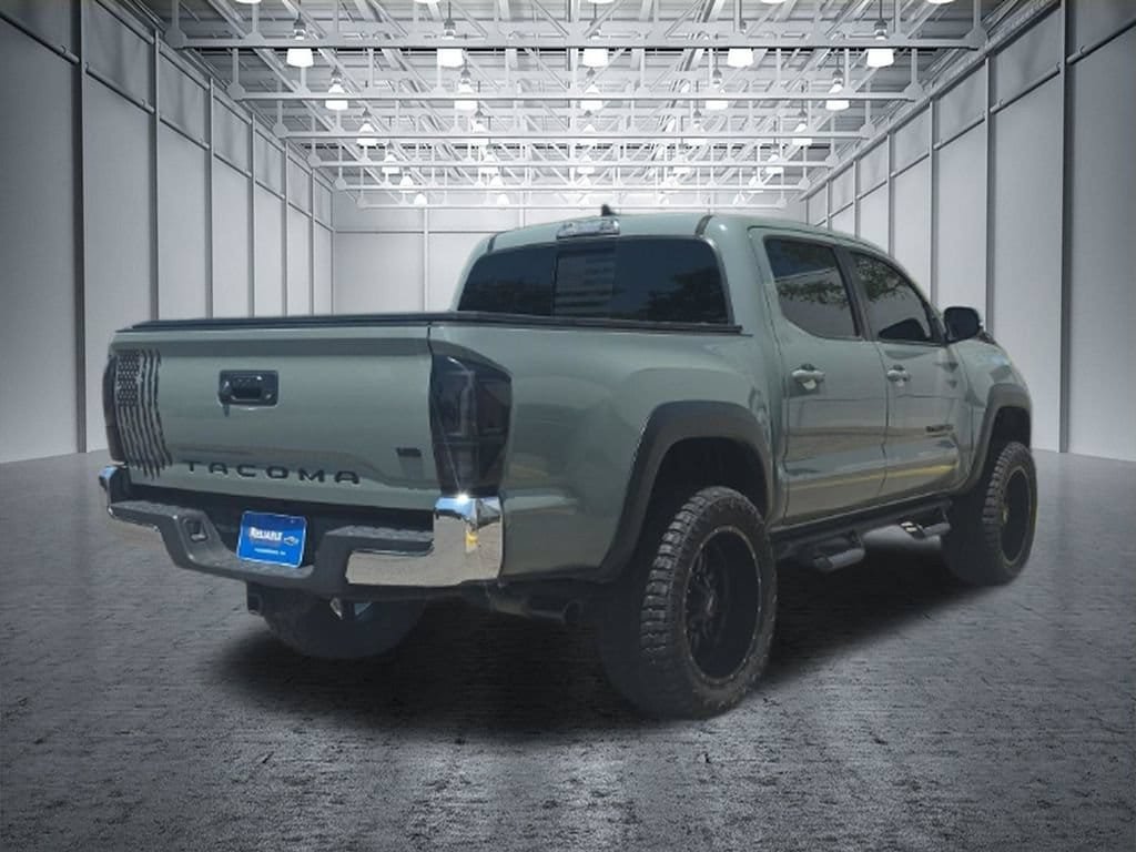 Used 2022 Toyota Tacoma TRD Off-Road w/ Black Out Package (TMS) AWD/4WD image 6