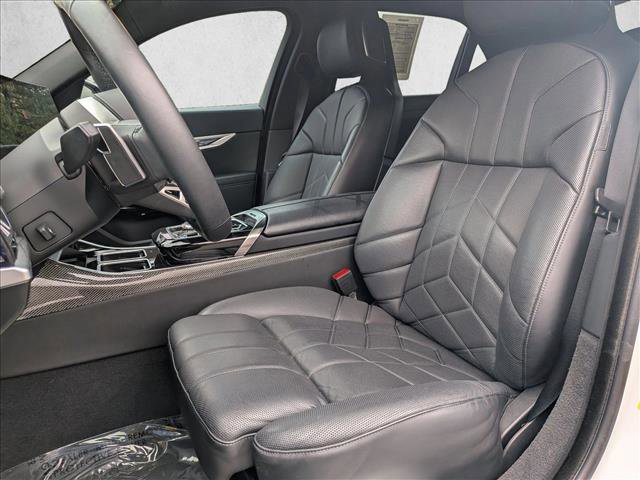 Used 2023 BMW i7 xDrive60 image 17