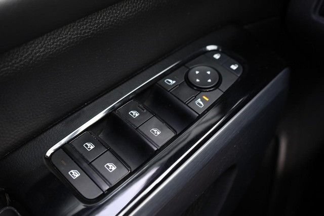 Certified 2025 Nissan Pathfinder SL w/ SL Premium Package FWD image 22