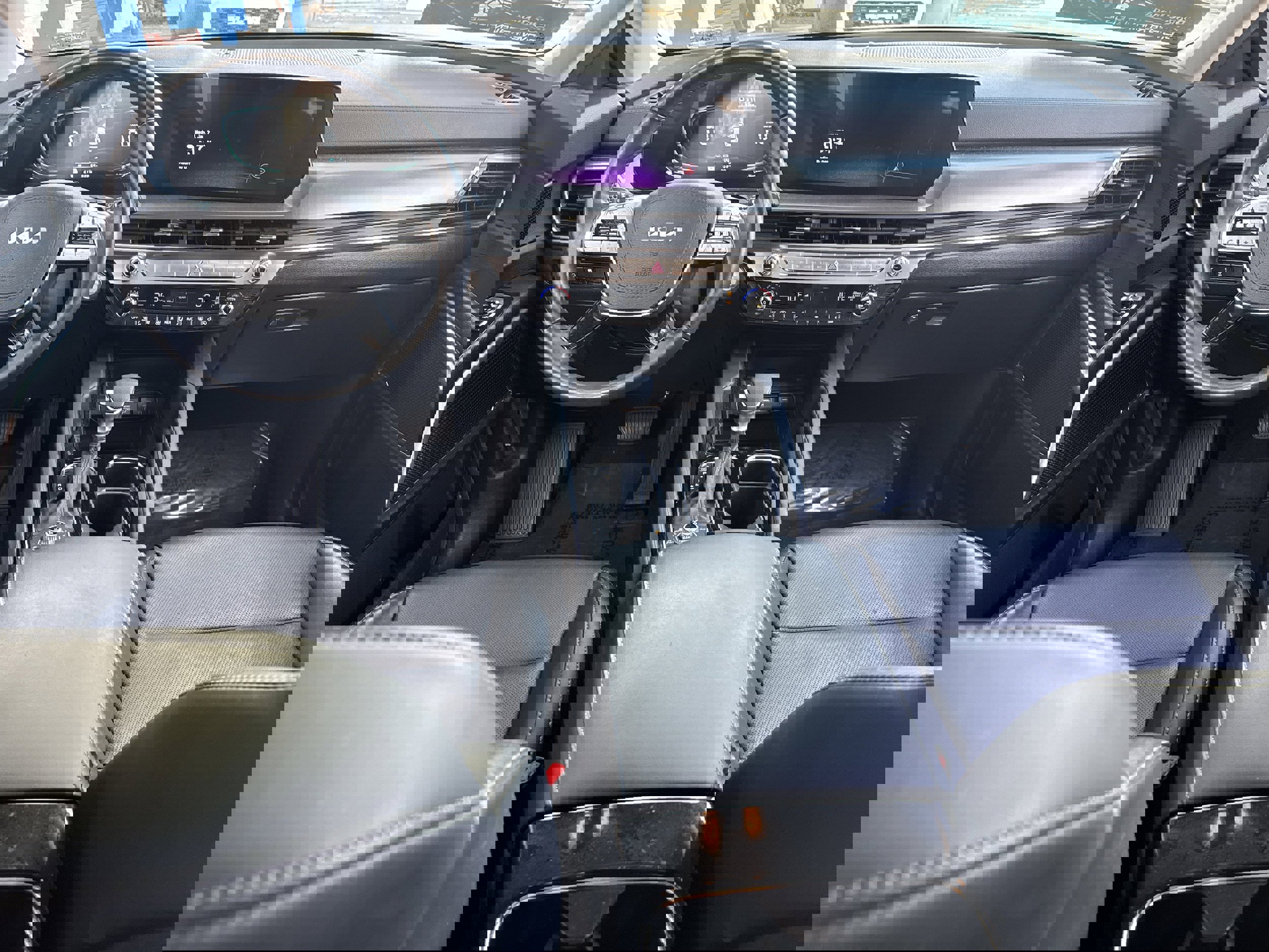 Used 2024 Kia Telluride LX image 15