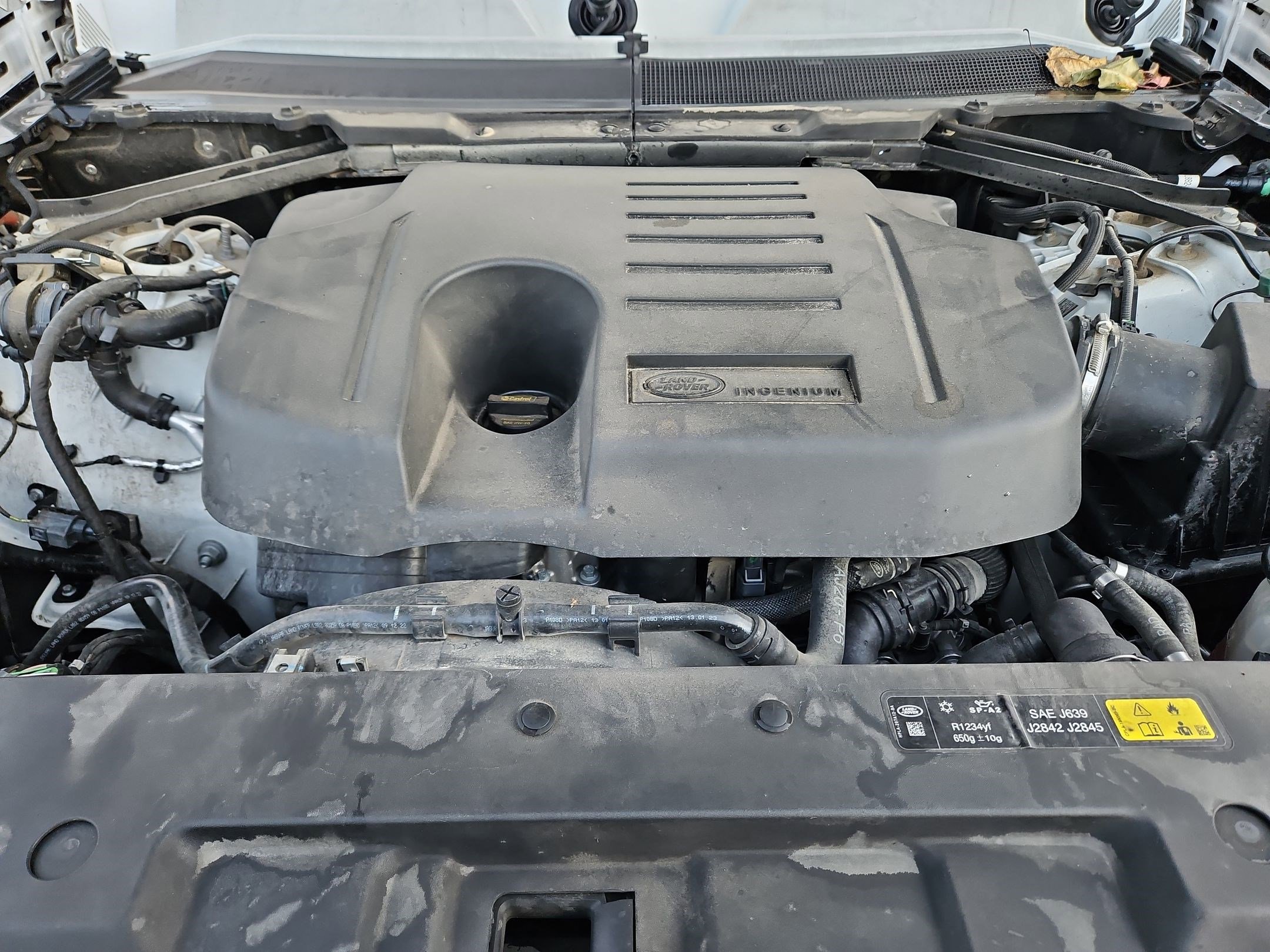 Used 2023 Land Rover Defender 110 SE image 37