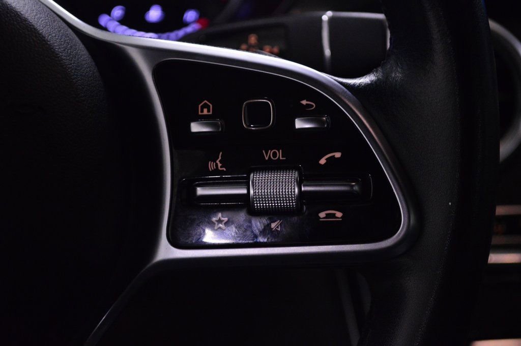 Used 2021 Mercedes-Benz GLC 300 4MATIC image 22