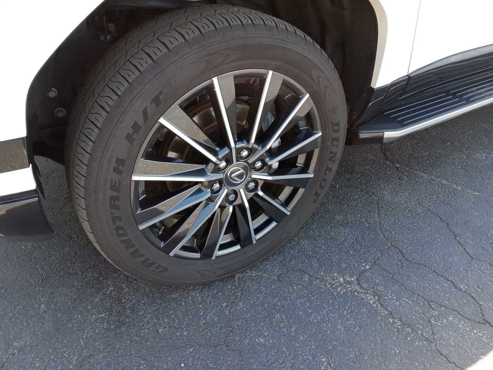 Used 2025 Lexus GX 550 w/ Accessory Package (2T) AWD/4WD image 6