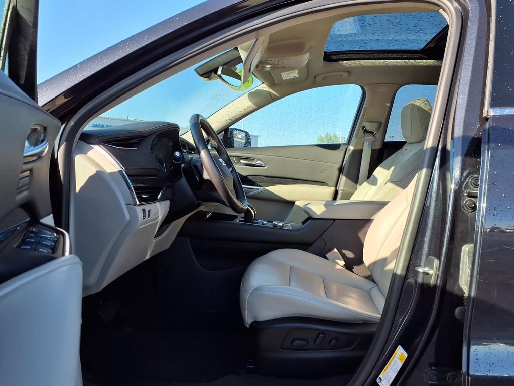 Used 2023 Cadillac XT4 Premium Luxury w/ Cold Weather Package AWD/4WD image 25