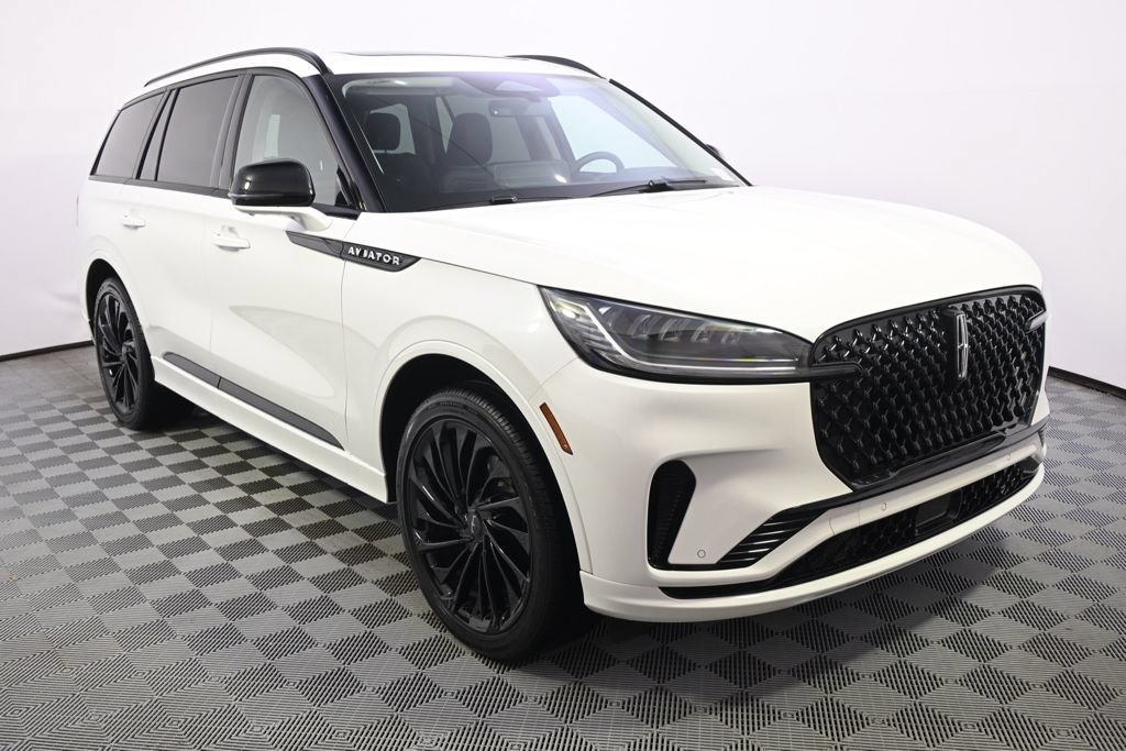 New 2026 Lincoln Aviator Reserve w/ Jet Appearance Package AWD/4WD image 8