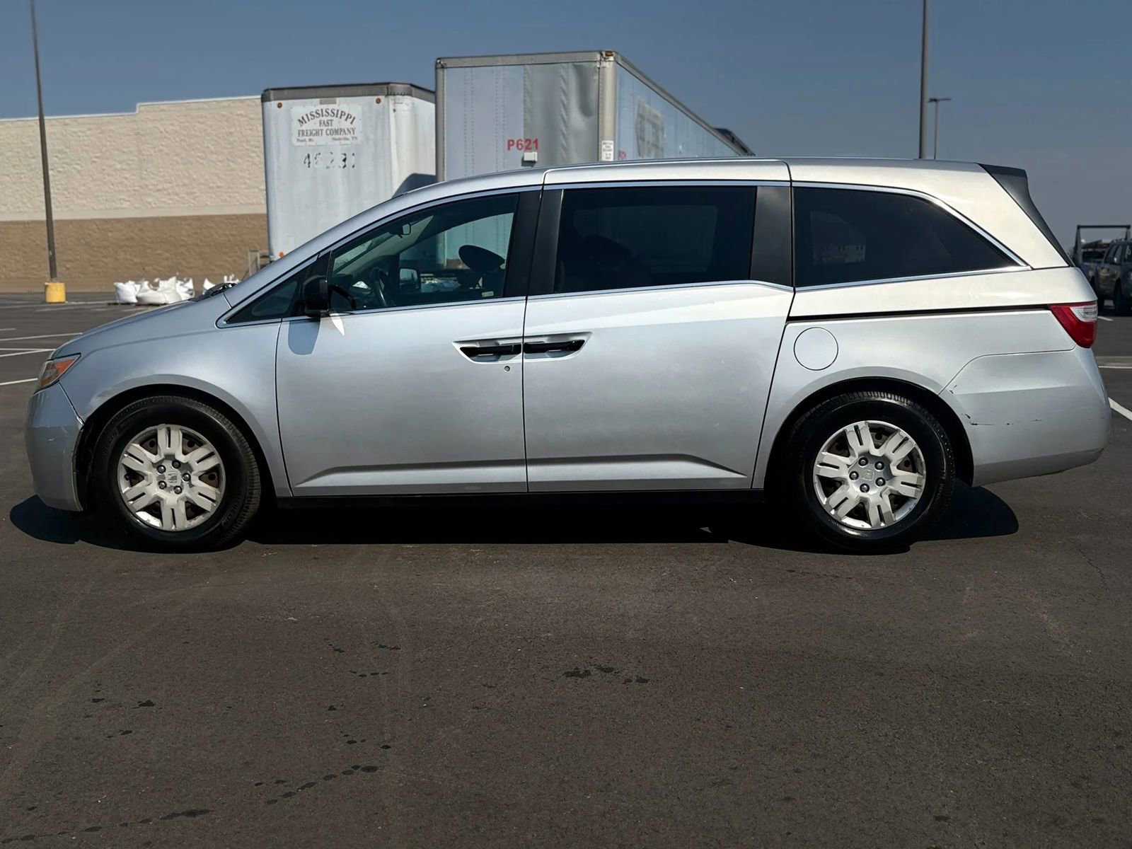 Used 2013 Honda Odyssey LX image 2