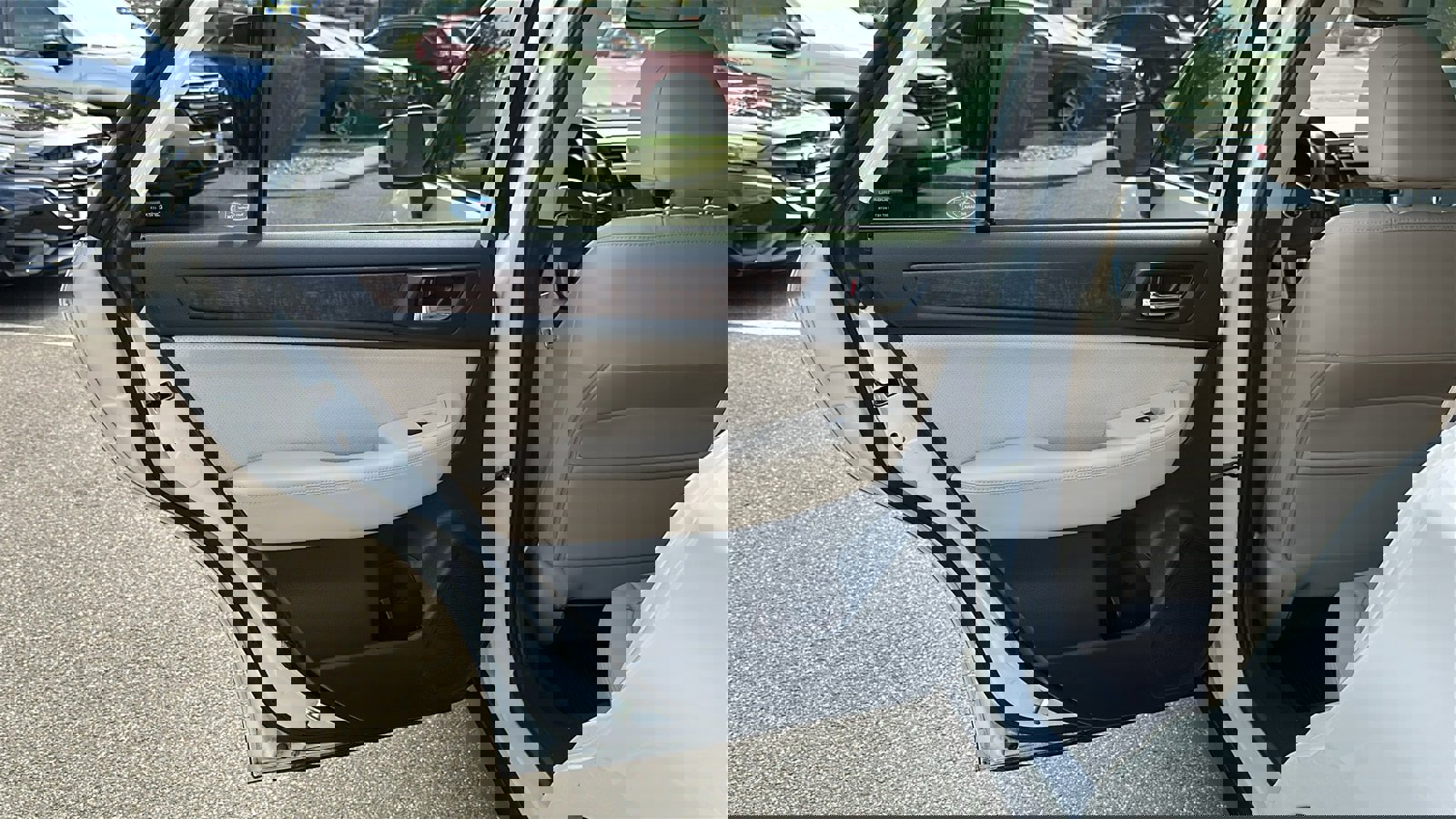 Used 2016 Subaru Outback 3.6R Limited image 21