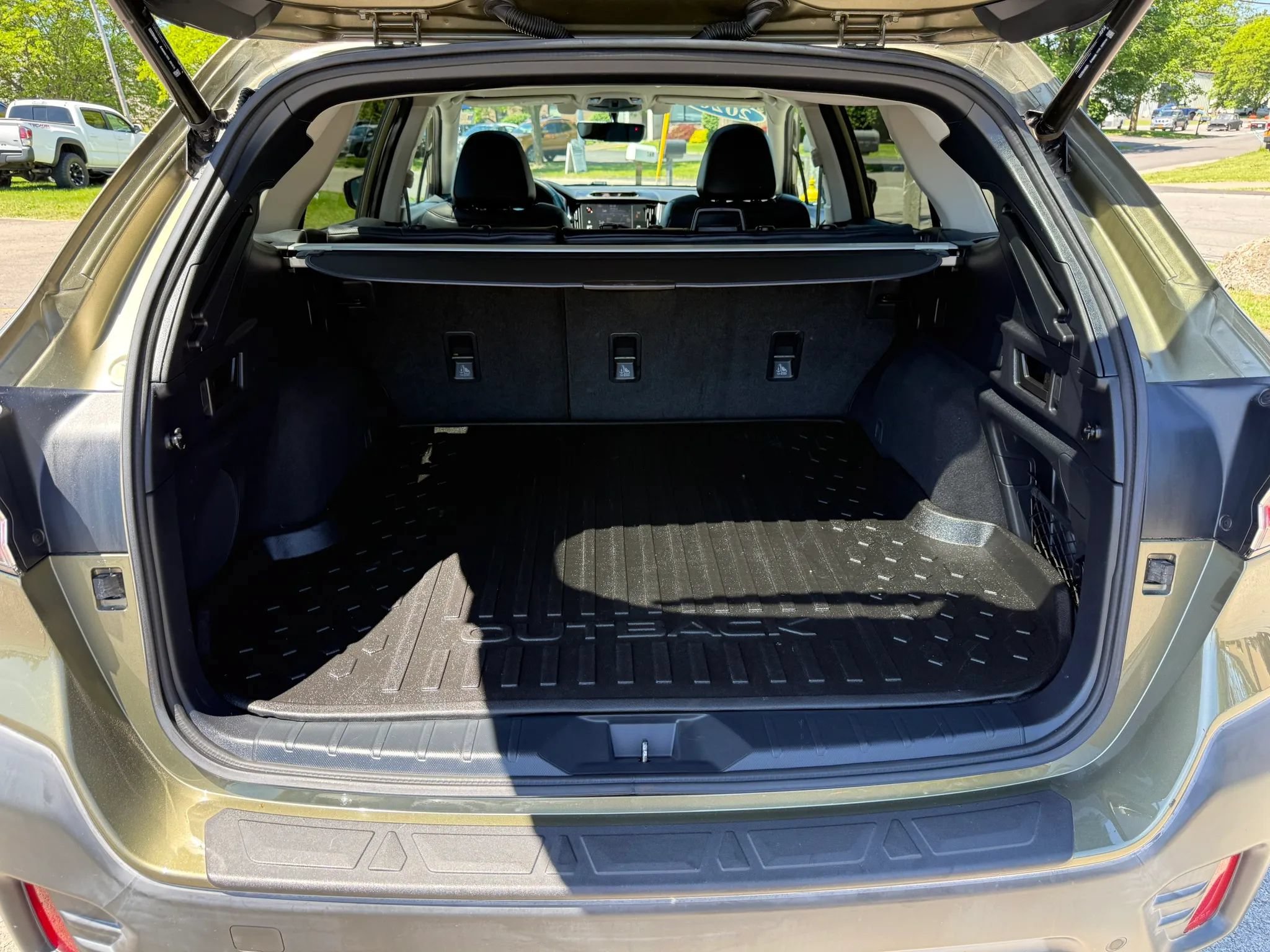 Used 2020 Subaru Outback Limited AWD/4WD image 7