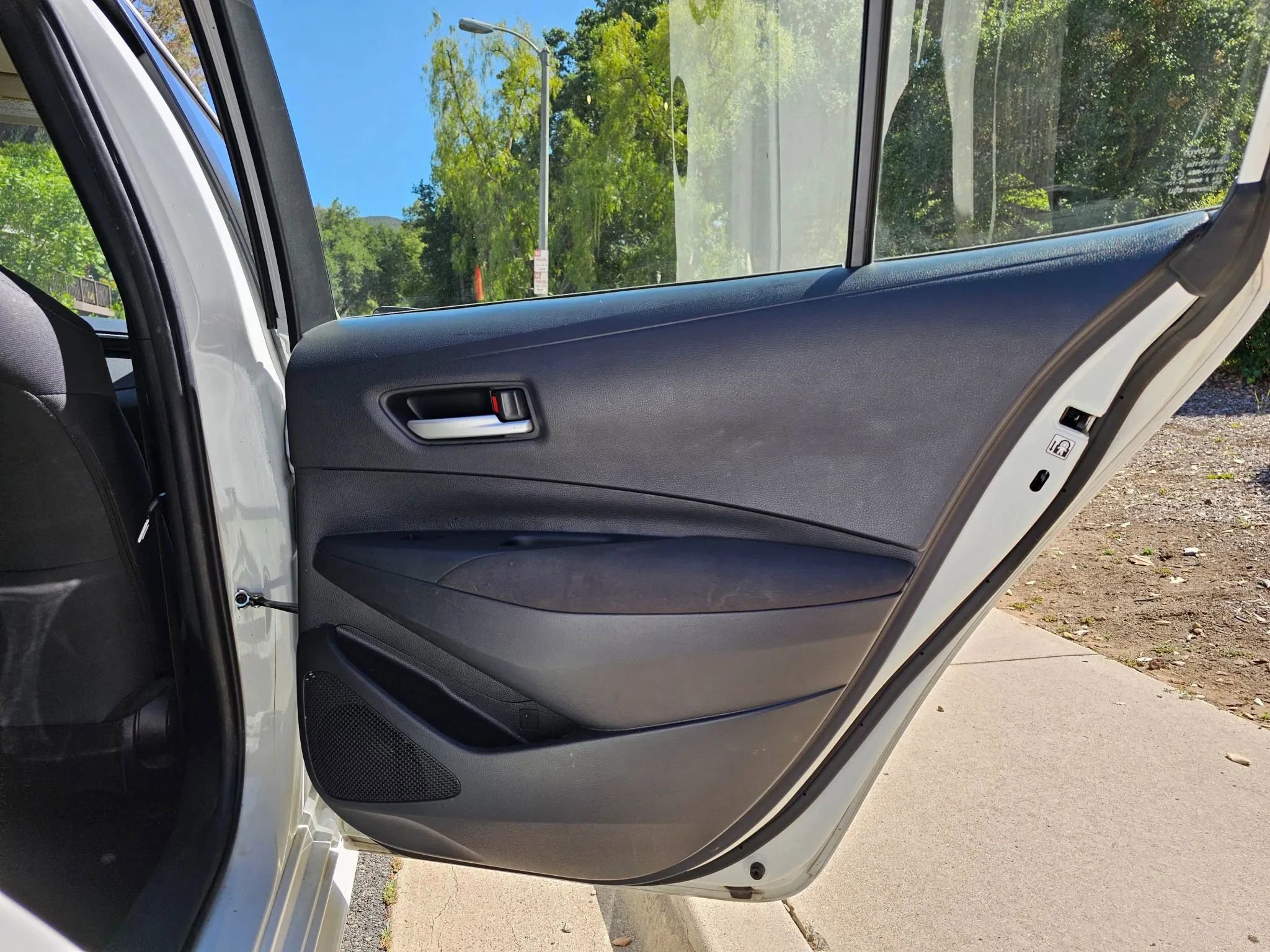 Used 2021 Toyota Corolla LE image 21