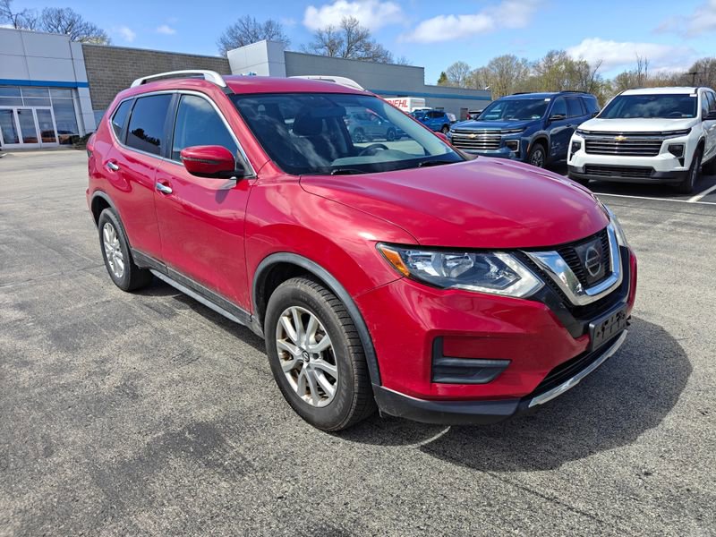 Used 2017 Nissan Rogue SV image 3