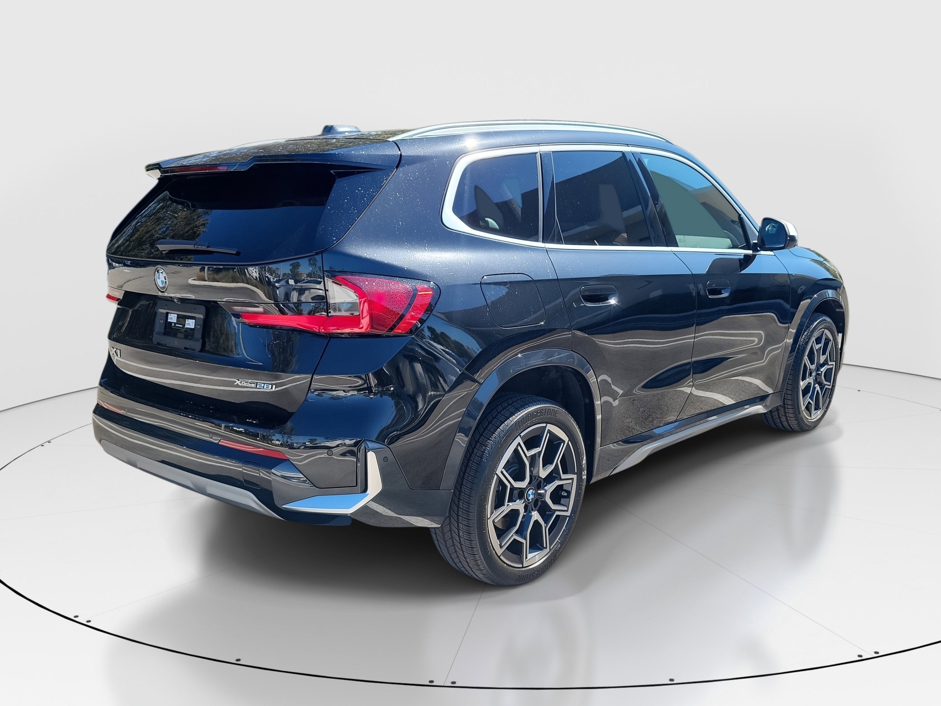 Used 2023 BMW X1 xDrive28i w/ Premium Package image 6