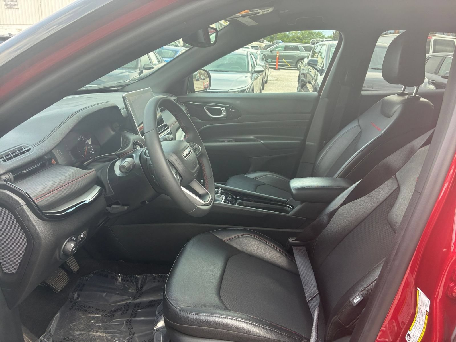 Used 2025 Jeep Compass Trailhawk AWD/4WD image 22