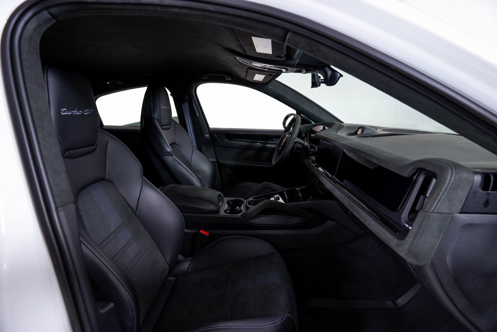 Used 2024 Porsche Cayenne Turbo GT image 15