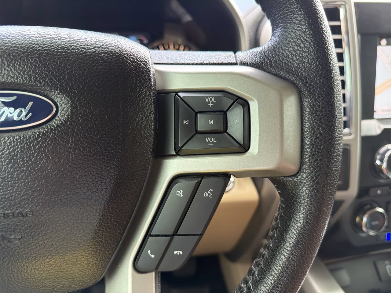Used 2016 Ford F150 Lariat RWD image 27