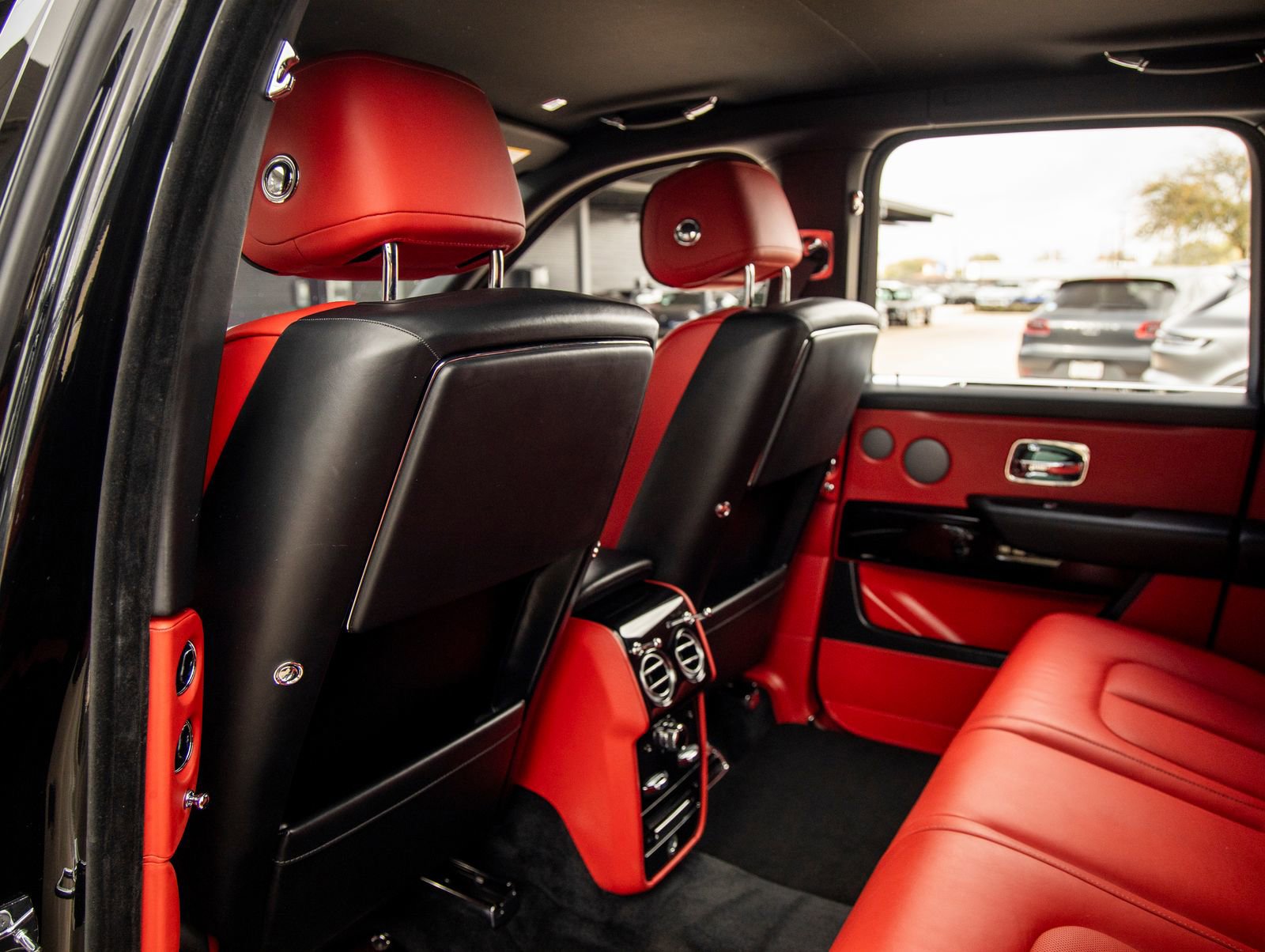 Certified 2021 Rolls-Royce Cullinan image 38