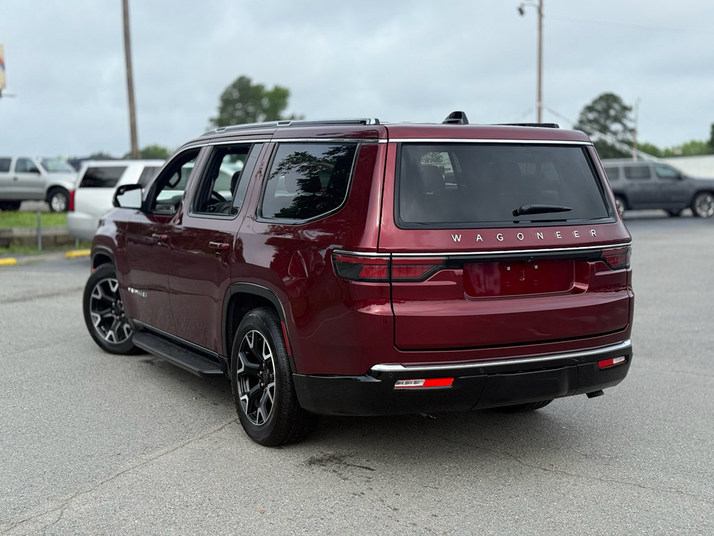 Used 2025 Jeep Wagoneer Series III AWD/4WD image 5