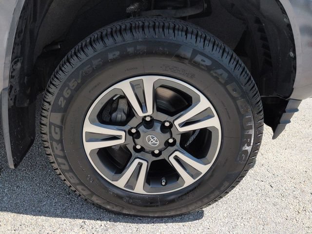 Used 2019 Toyota Tacoma TRD Sport AWD/4WD image 11