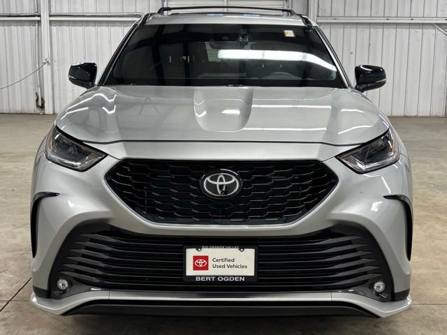 Certified 2023 Toyota Highlander XSE FWD image 2