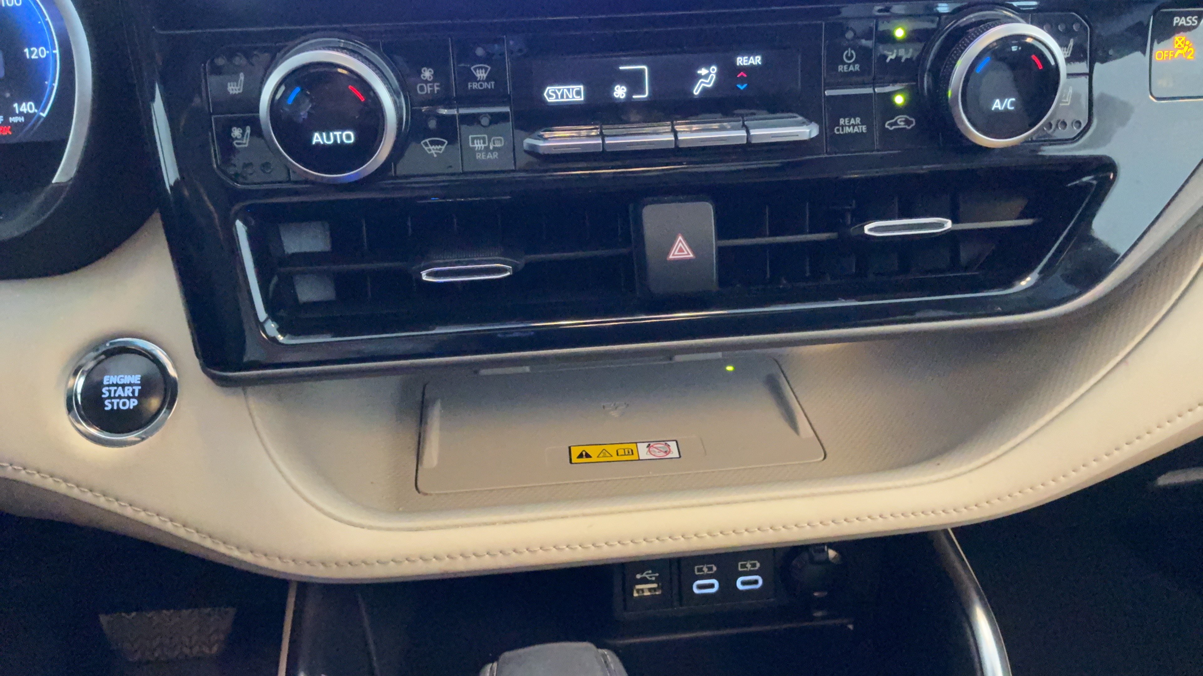 Used 2023 Toyota Highlander Limited AWD/4WD image 14