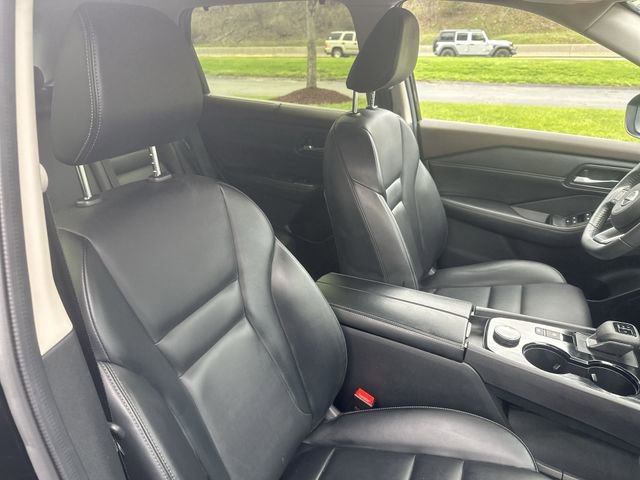 Used 2023 Nissan Rogue SV w/ SV Premium B Package image 28