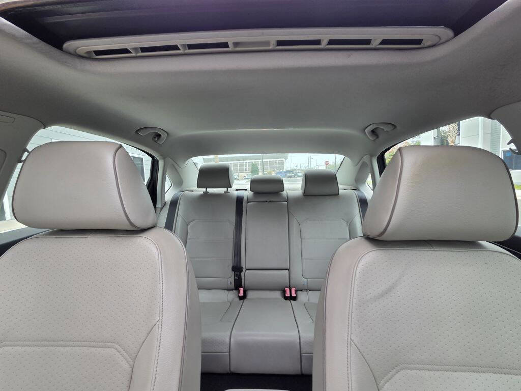 Used 2016 Volkswagen Passat 1.8T SE w/ Lighting Package (P06) FWD image 34